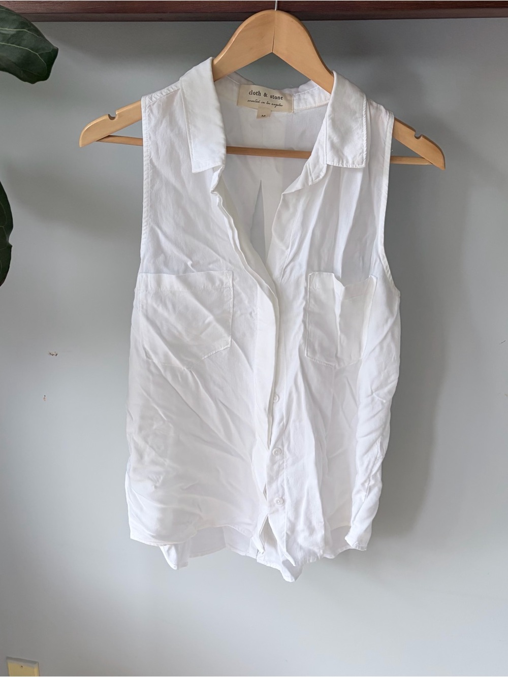 cloth & stone White Sleeveless Button-Up Pocket Blouse